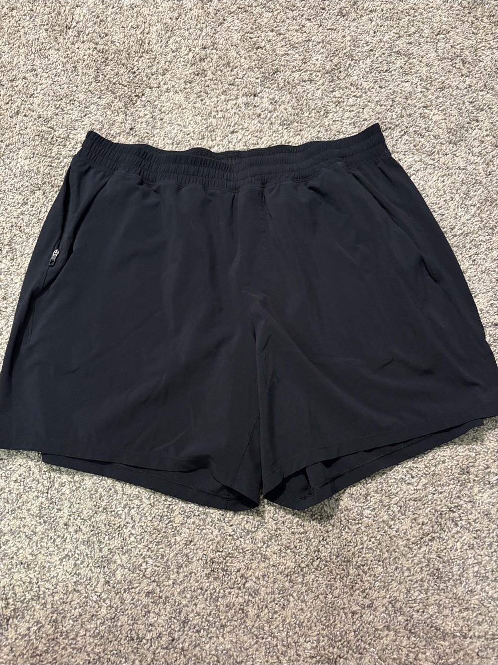 Lululemon Men’s Pace Breaker shorts size XXL (7”)